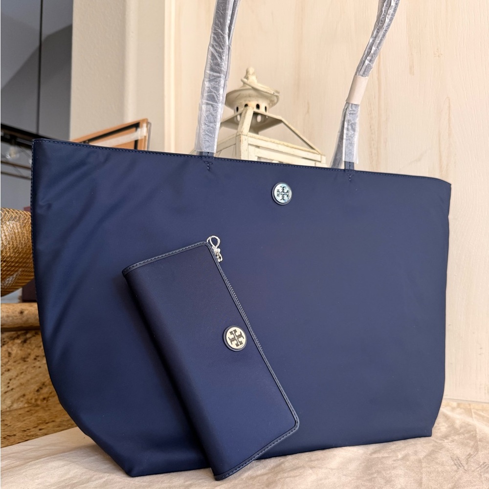 New Tory Burch nylon Navy Tote with Matching Wallet